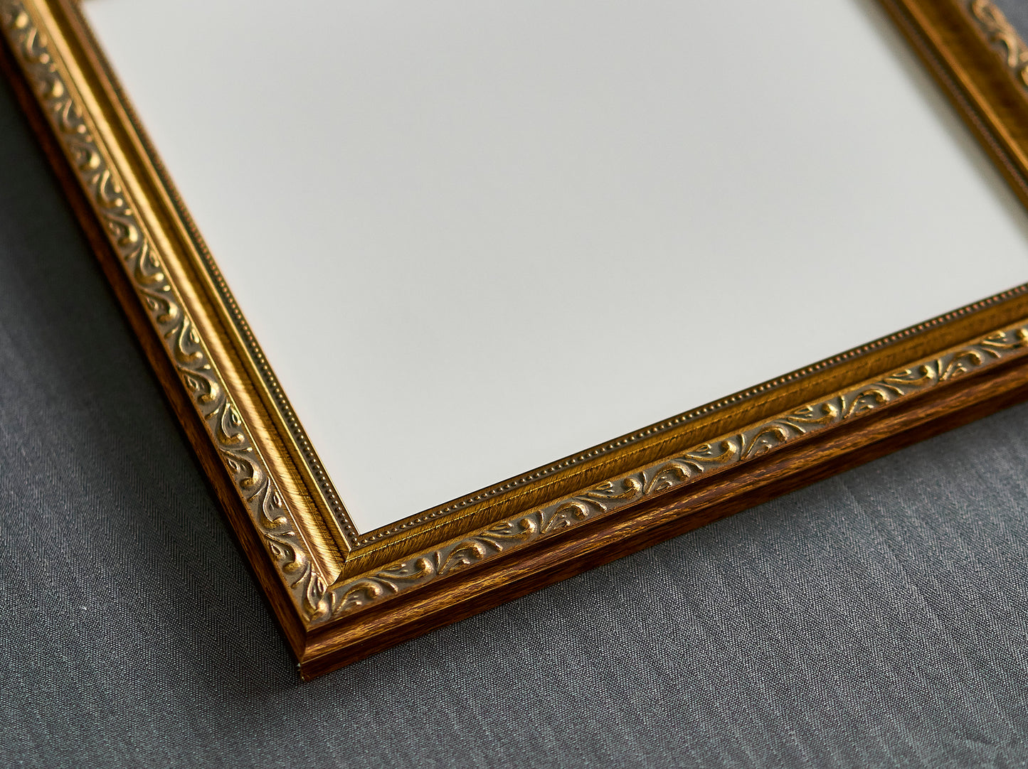 Traditional Antique Gold Wood Picture Frame F6301